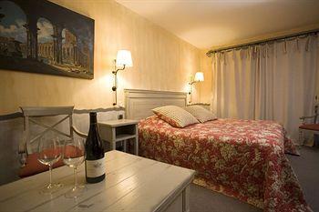 Le De Clairefontaine Hotel